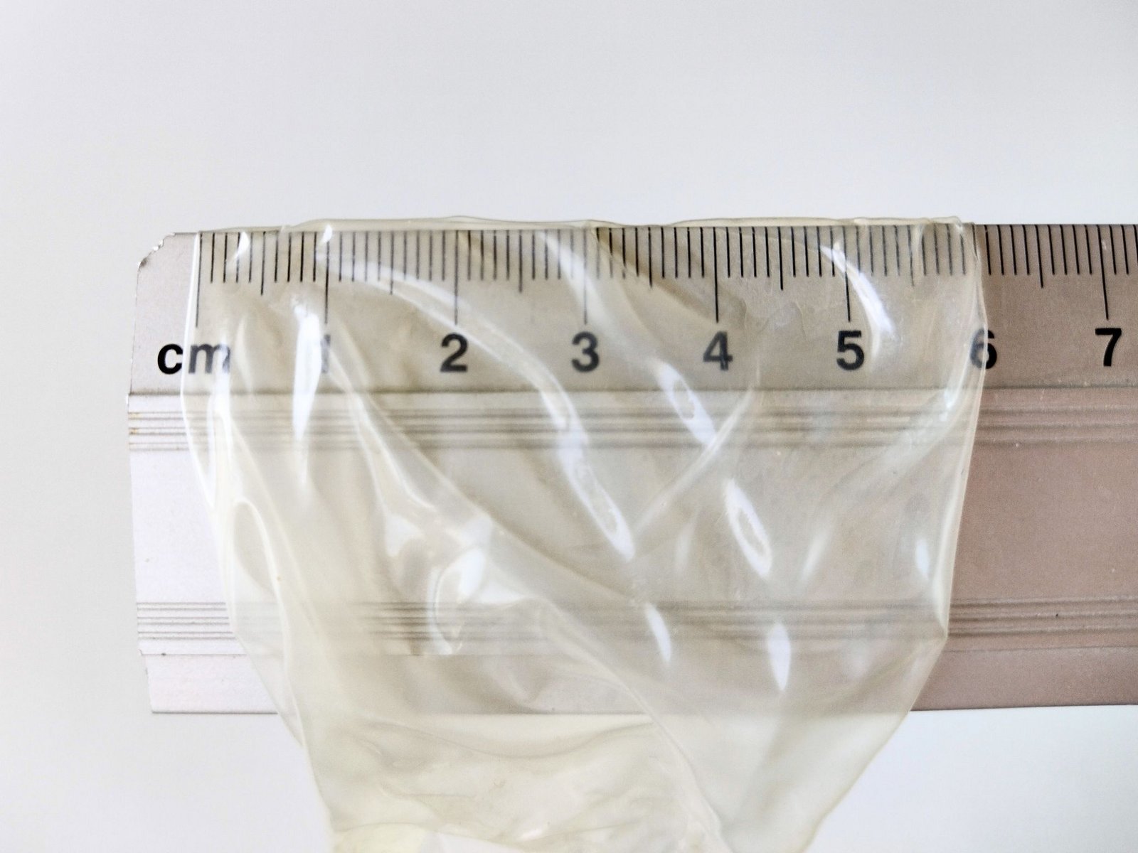 Nominalna szerokość prezerwatywy mierzona linijką