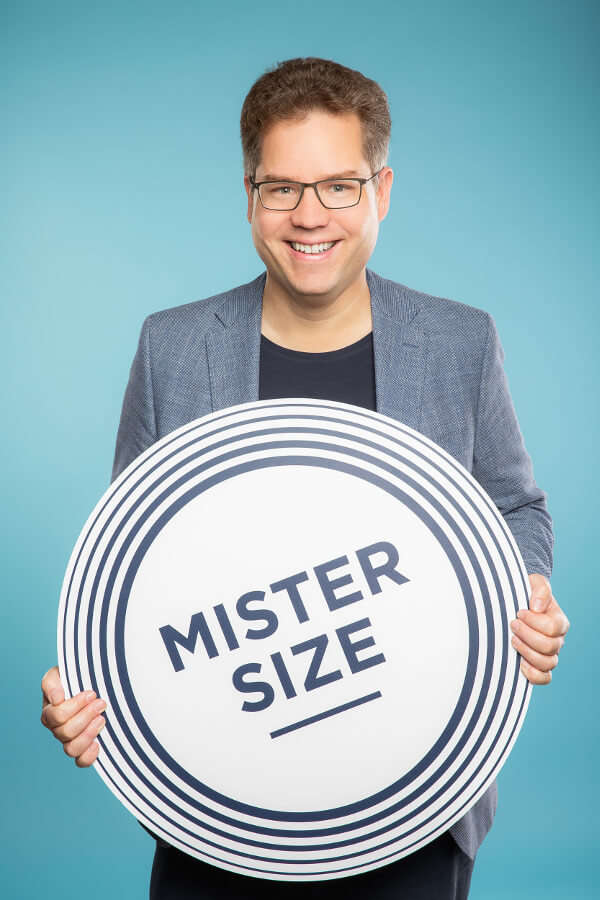 Jan Vinzenz Krause z logo MISTER SIZE